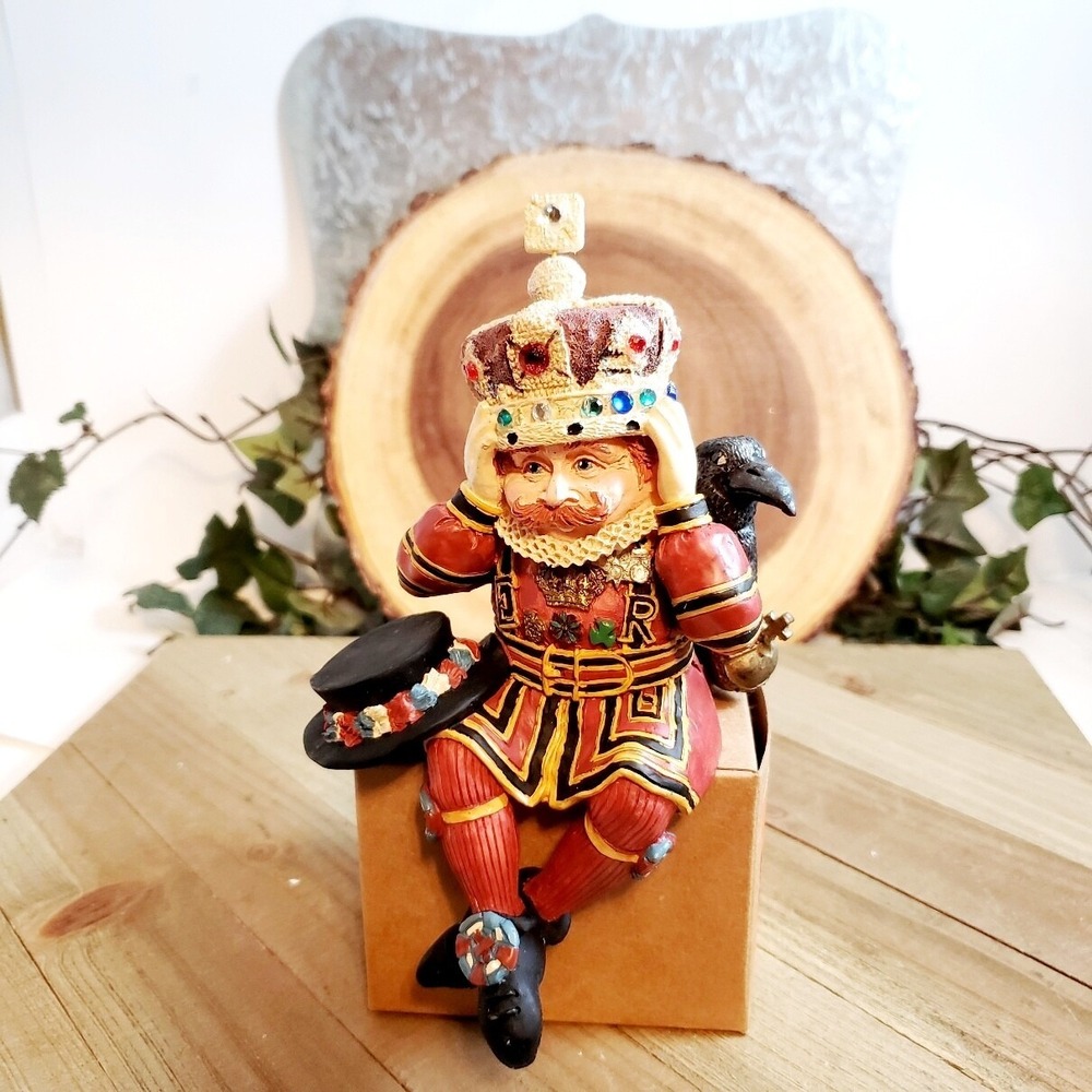 The Keeper Of  The Crown Jewels Mantle Desk or Shelf Figurine Shenandoah ‎ NIB
